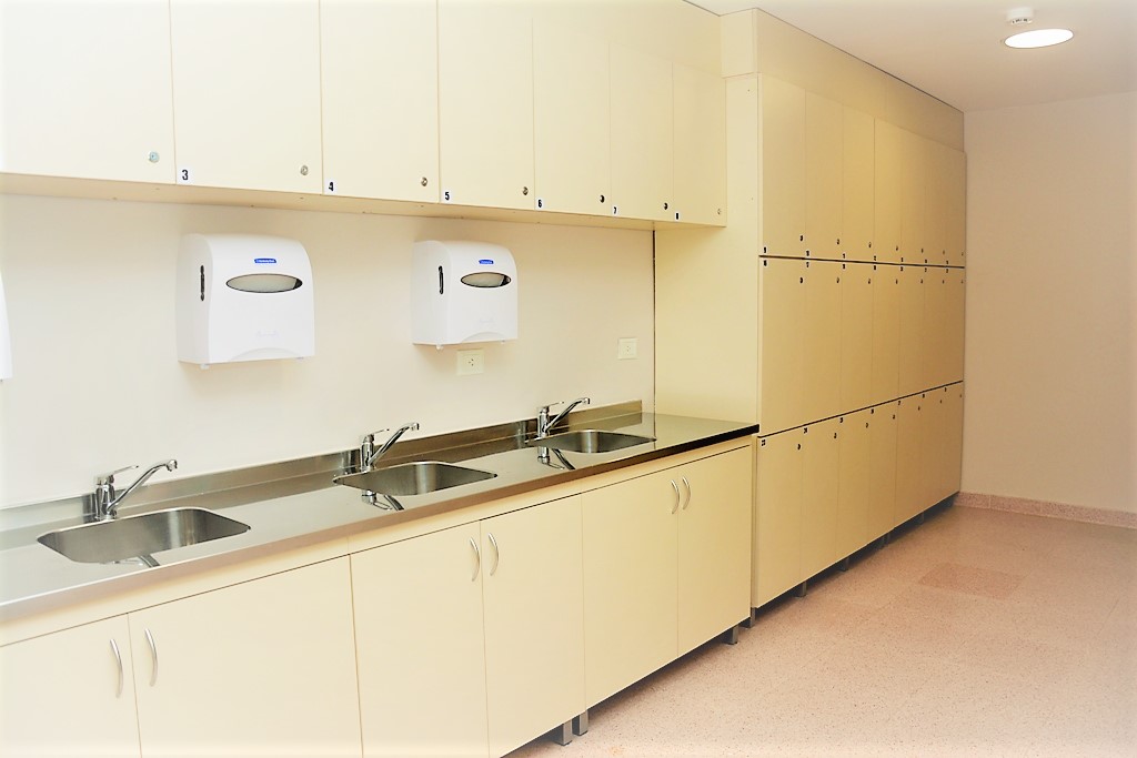 �rea de sanitizaci�n - lockers individual